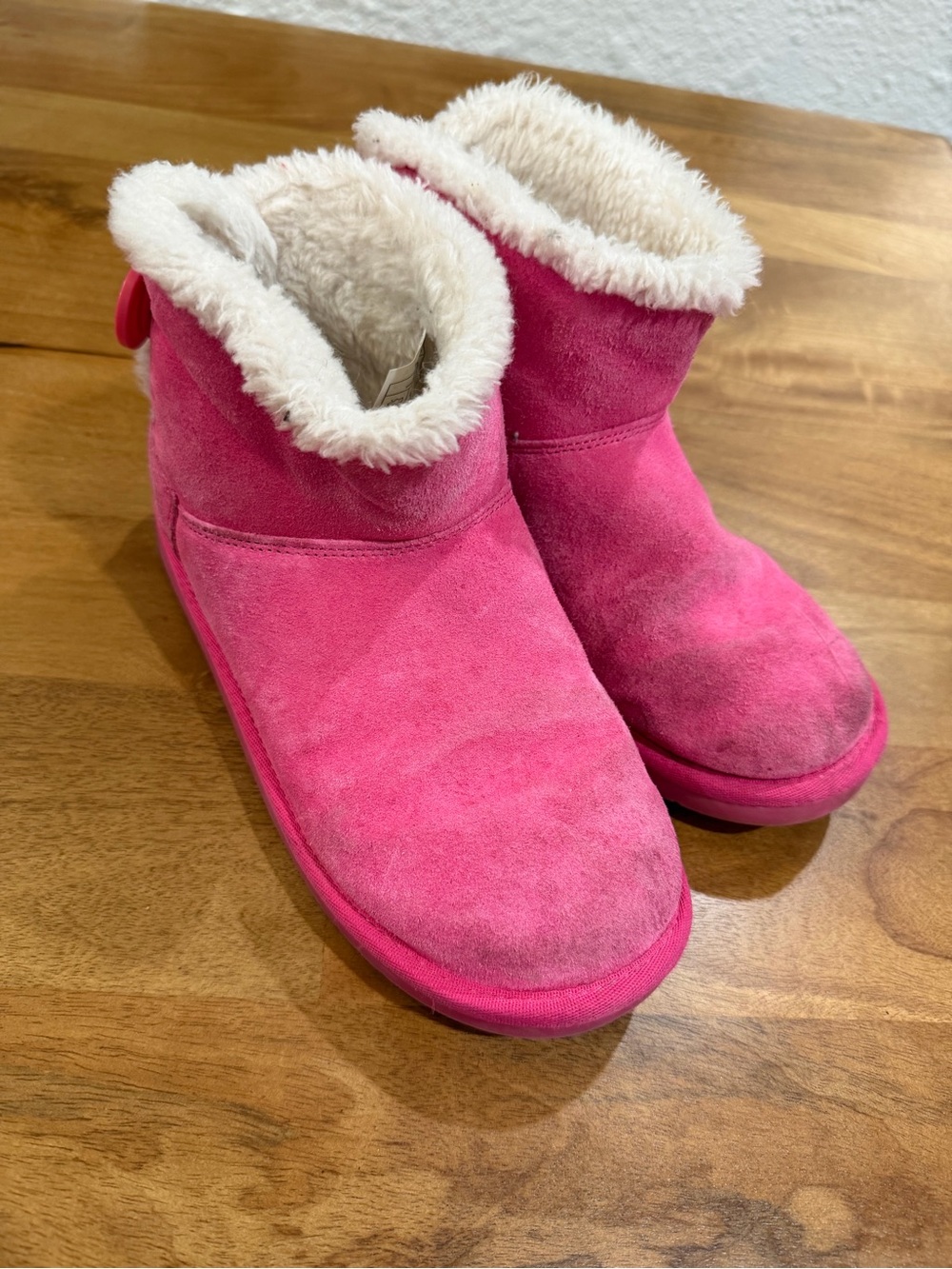 Koolaburra Hot Pink Suede with Faux-Shearling lining Ankle Slippers Kid Size 3